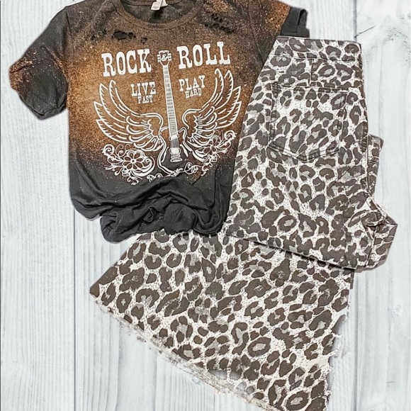 ROCK N ROLL Distressed Graphic Tee - Picture 6 of 8